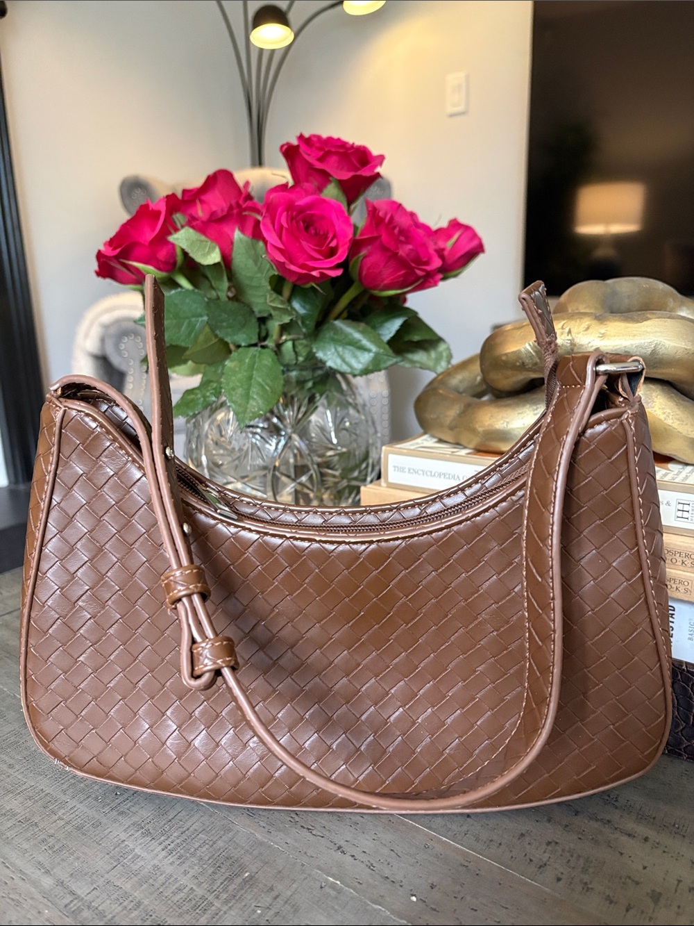 Woven Shoulder Bag in Brown
